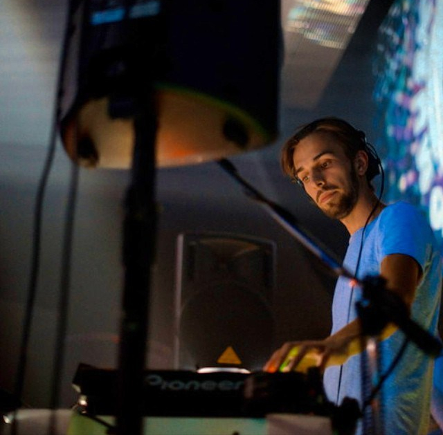 10644010_710782945659693_1418059786_n